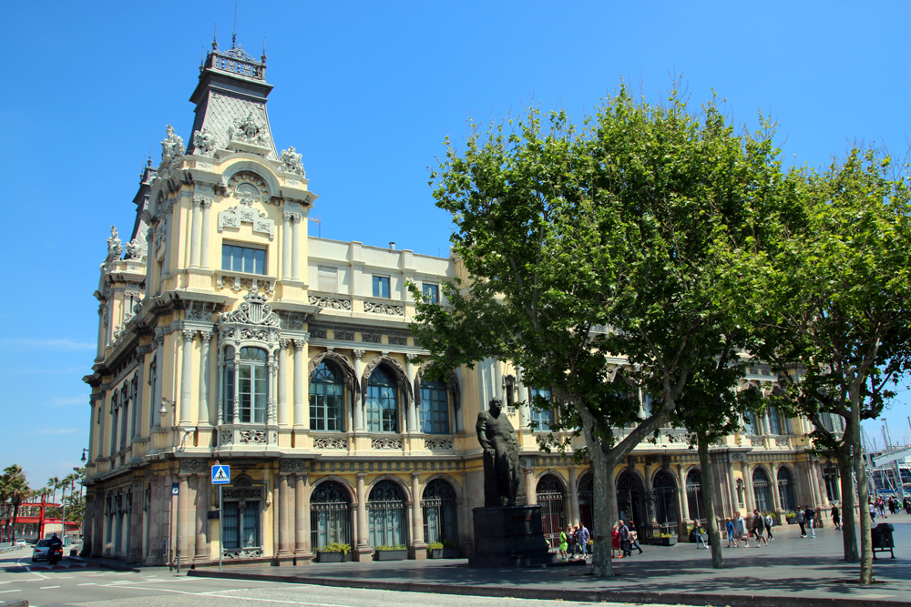 Hafengebäude Barcelona Spanien