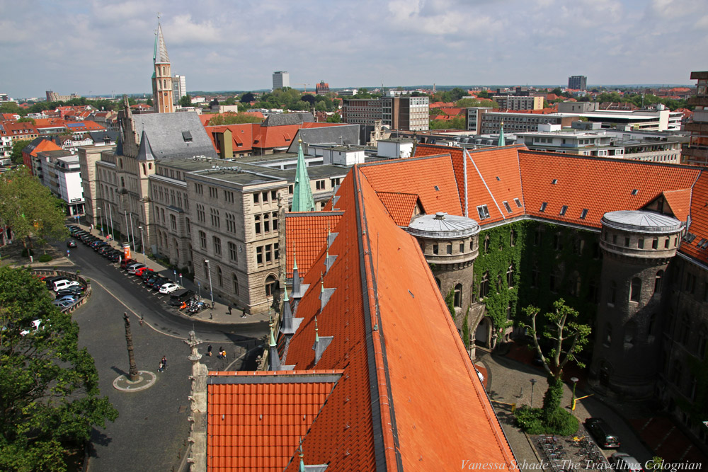Braunschweig von oben Säule 2000 Jahre Christentum
