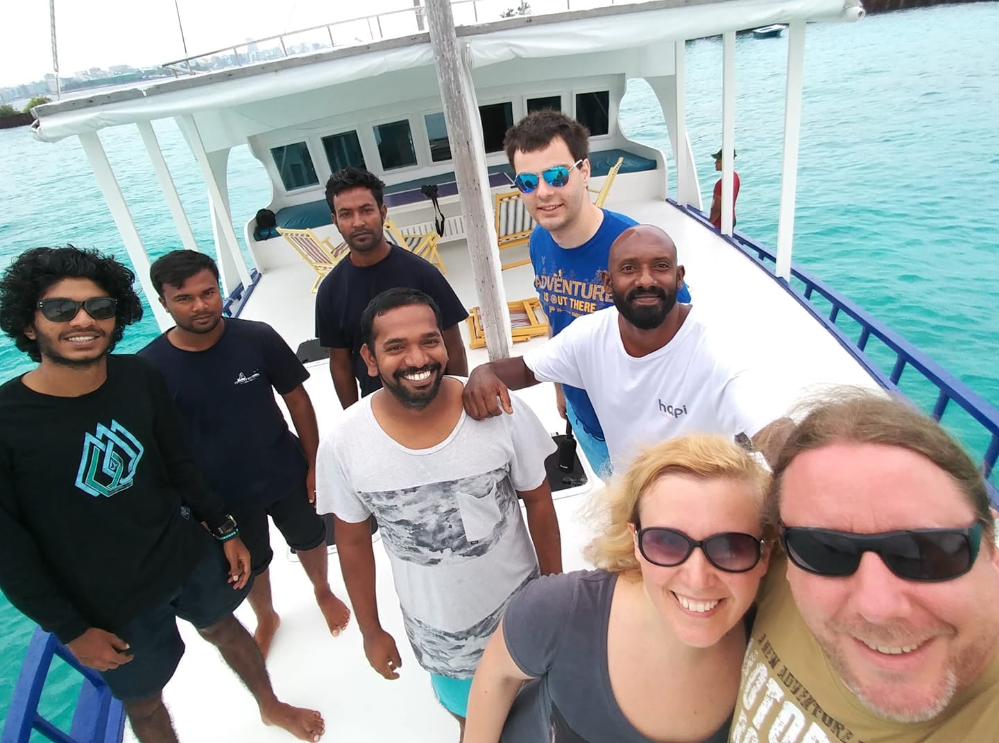 Unsere Gruppe mit unserer Crew auf der Malediven Dhoni-Kreuzfahrt