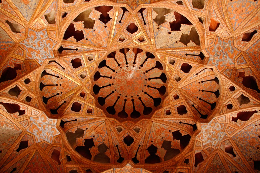 Deckenverzierung im Ali-Qapu-Palast in Isfahan, Iran