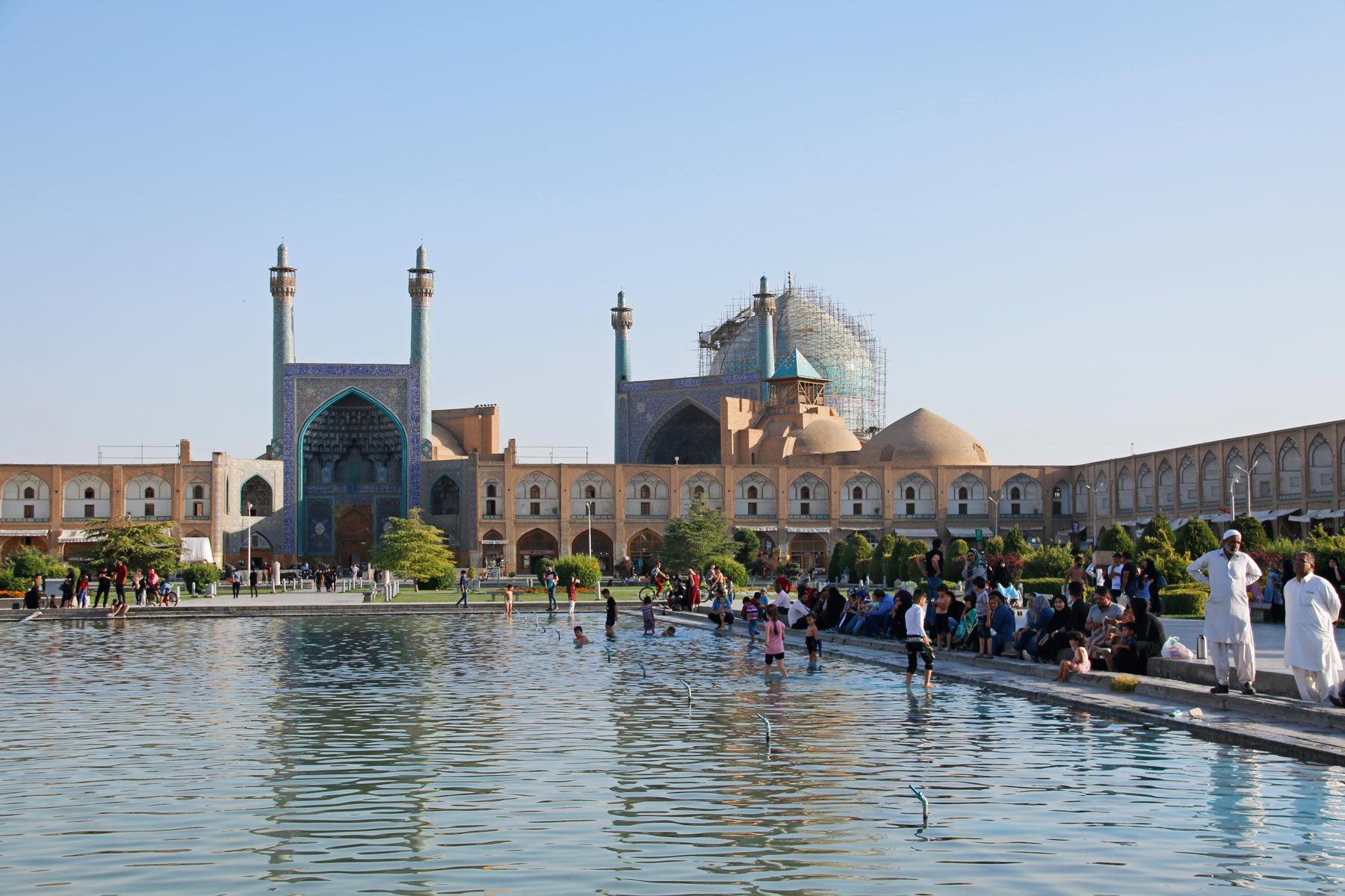 Die Schah-Moschee ist eine der 14 schönsten Sehenswürdigkeiten in Isfahan, Iran