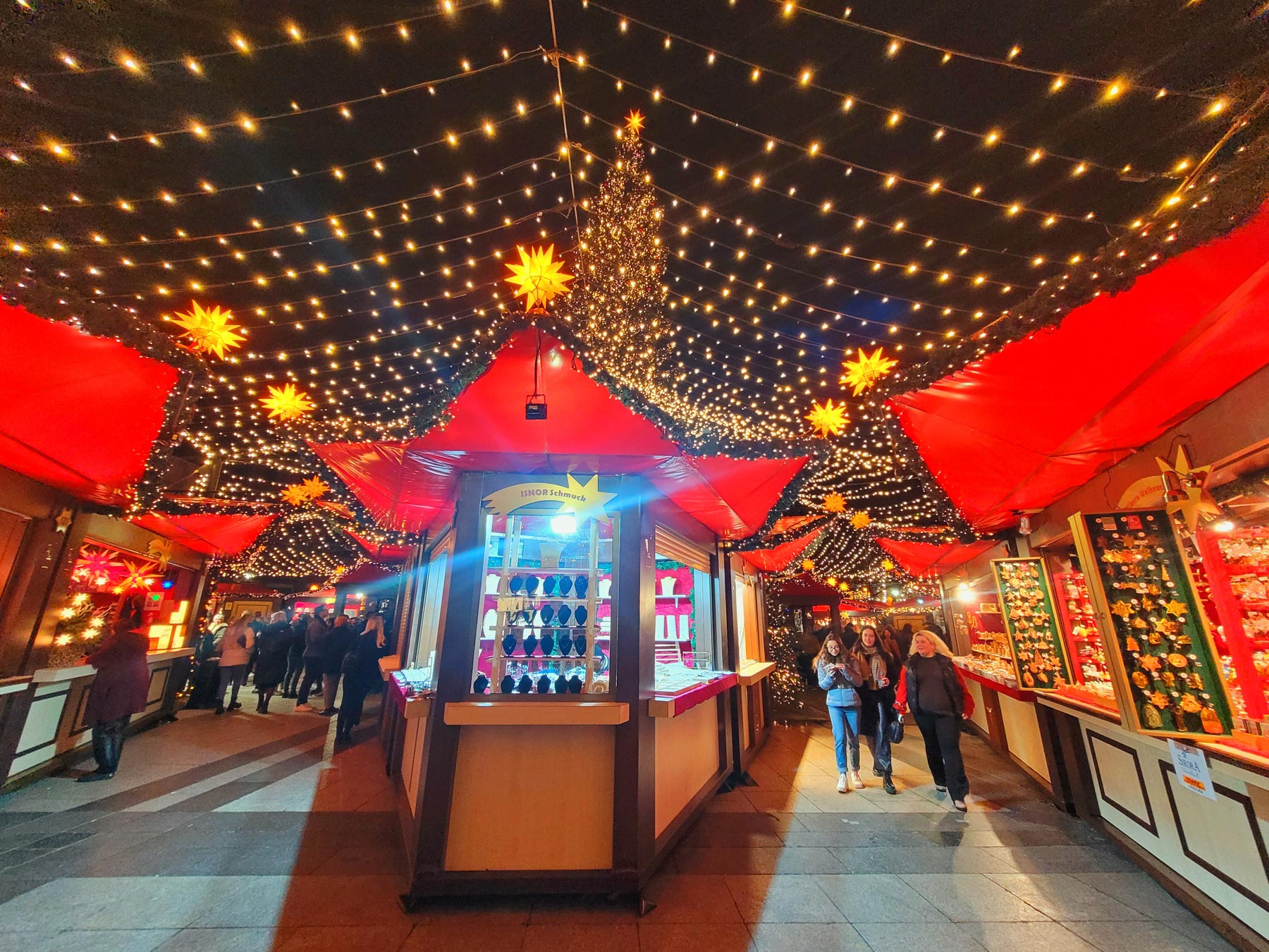 Christmas Market at Cologne Cathedral