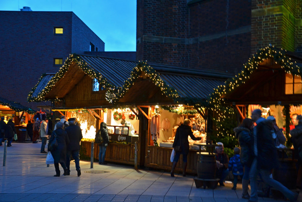 Stalls at one of the Christmas markets in Hamburg - Copyright: Cosette Karsmakers-Adriaans – KarsTravels