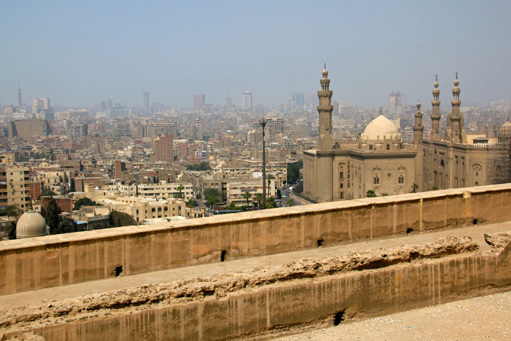 Ausblick auf Kairo vom Terrassenhügel der Muhammad-Ali-Moschee im Islamischen Viertel